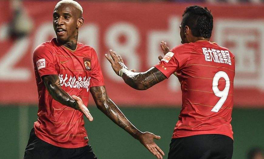 「广州恒大」集训闹人慌！巴西双核无缘压哨回归广州，恒大仅剩下一位外援独苗