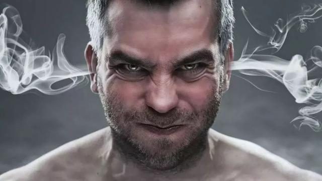 结婚|同事刚来三天，满办公室发请柬，婚礼当天没人来，员工：你谁呀？