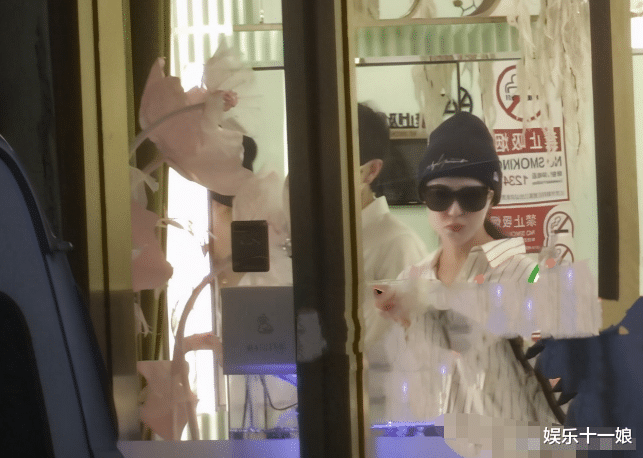 范冰冰|范冰冰和神秘男被拍!凌晨3点出入酒店?看清男子正脸:打扰了!