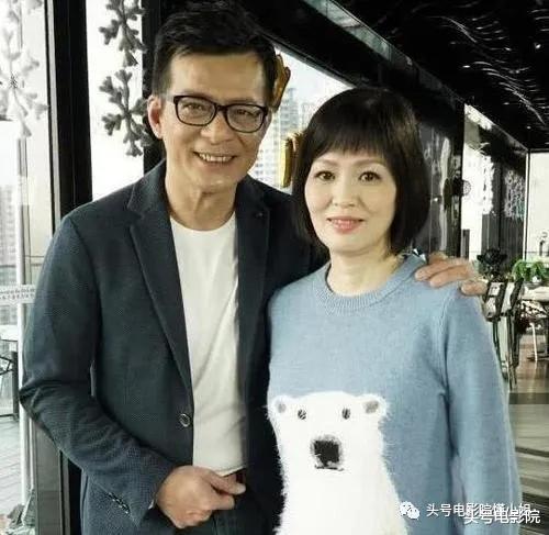 黄日华：黄日华太太病逝，治疗散尽家财？买59元裤子？该为模范夫妻辟谣了