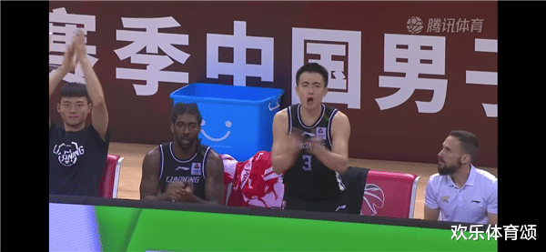 郭艾伦|辽宁续命三分！赵继伟振臂高呼，那郭艾伦呢，谁才是老大，还需要我说吗