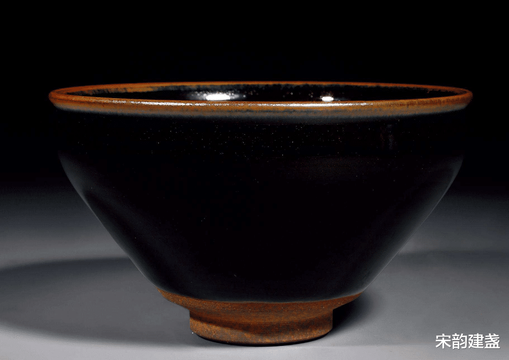 建盏|建盏乌金釉有什么特别之处？怎么辨别杂色釉的好坏之分？