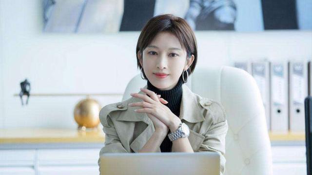 胡静@她们个个都是大美人 但都始终没能大红起来！