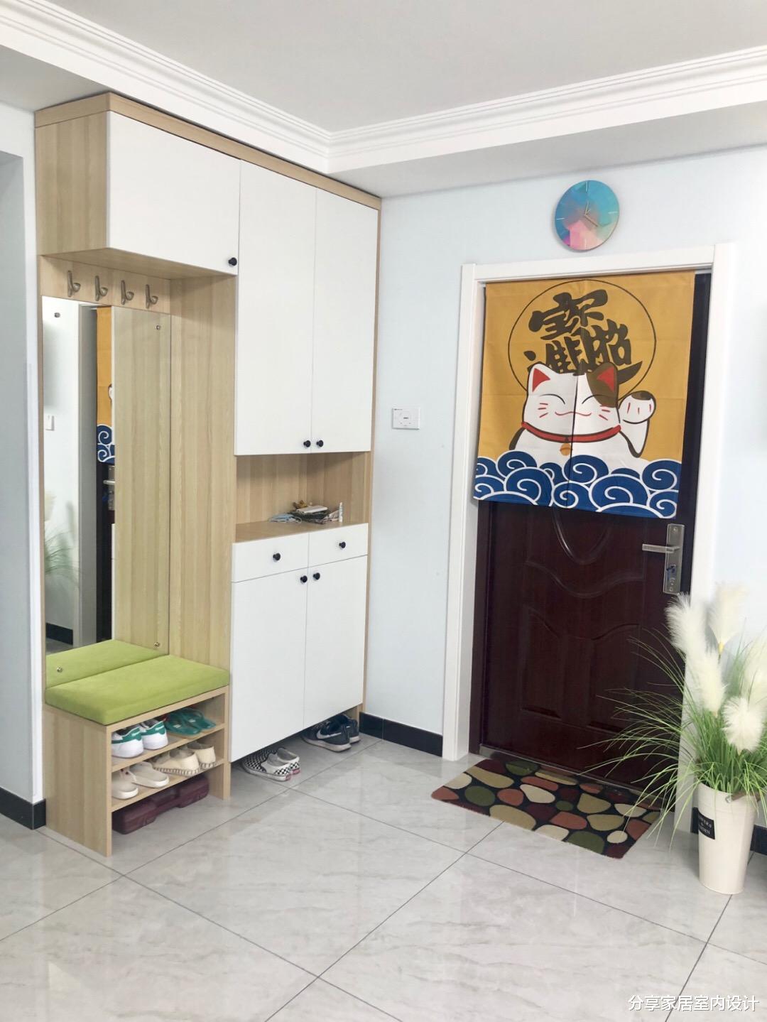 ：她家90平新房，装修一共花费15万，电视墙很实用，进屋就被迷住！
