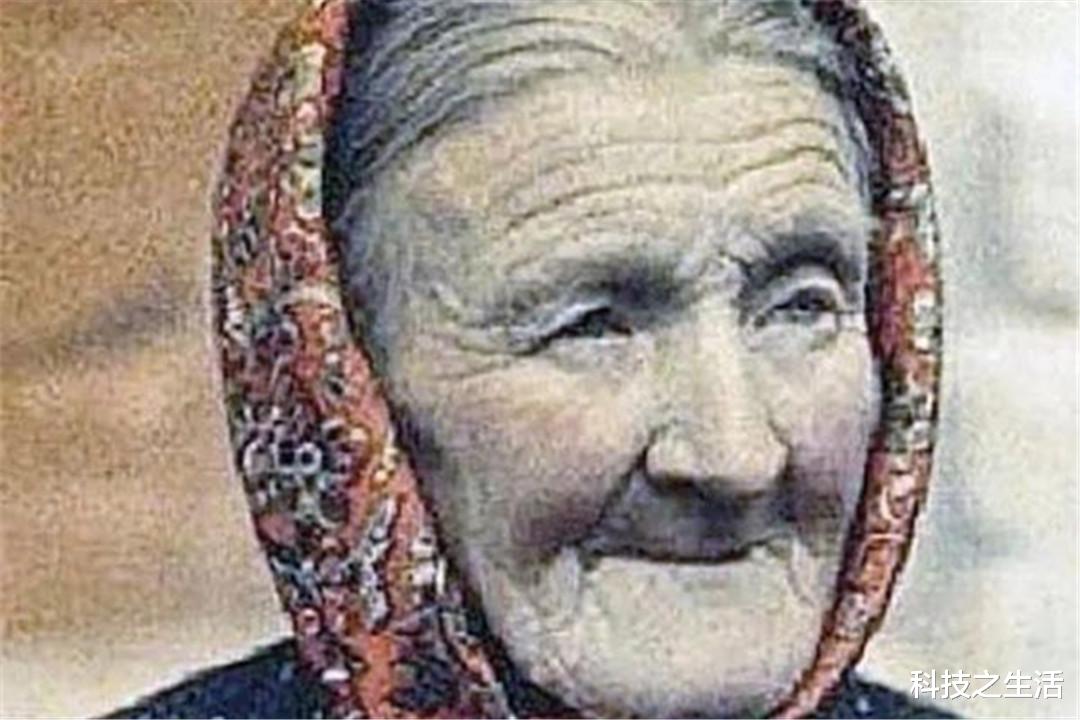 外星人|外星人出现了?被俄罗斯老奶奶收养的“弃婴”,是谁留下的?