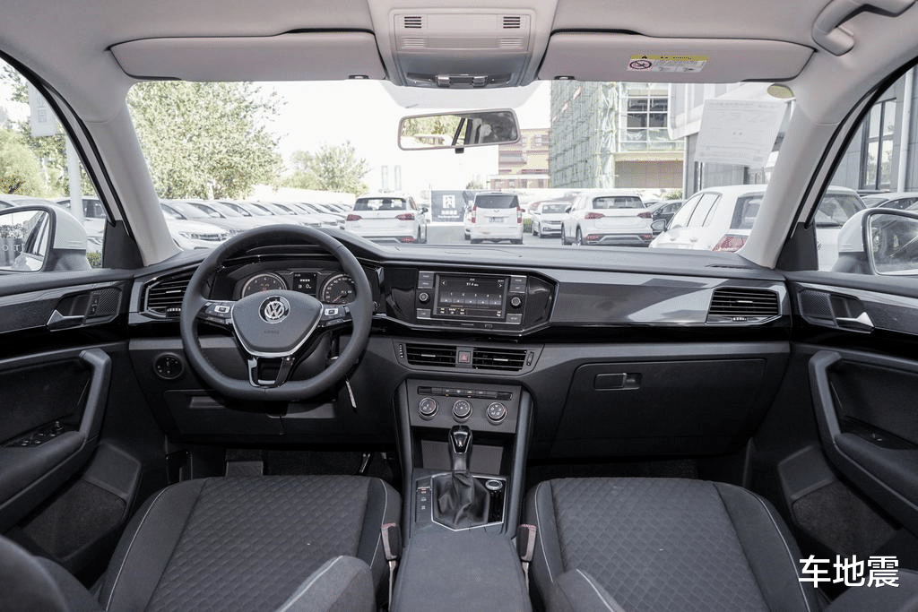 「大众汽车」又一款大众SUV价格“跳水”，从20w跌至15w，买国产不如选它香