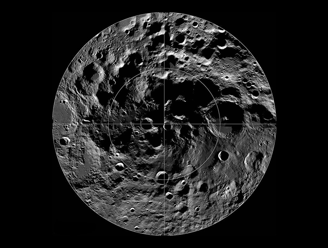 『月球』嫦娥四号附近发现2180万亿吨异物，月球背面隐藏着什么？