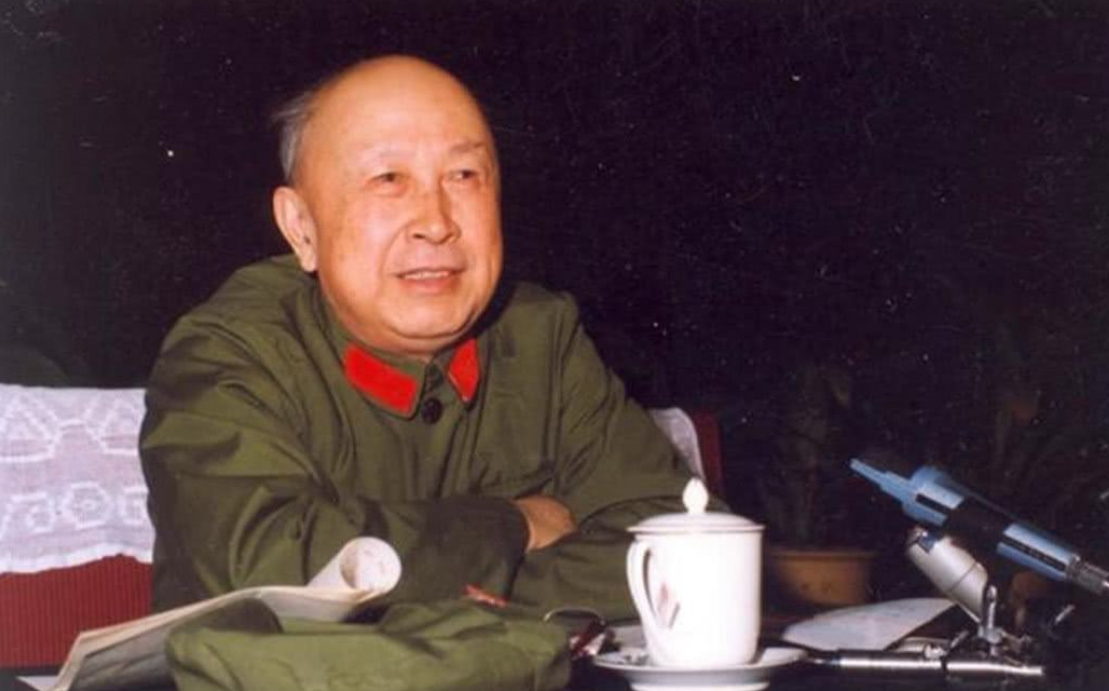 爱因斯坦|各国的精英科学家，英国有牛顿，德国有爱因斯坦，中国：我们有他