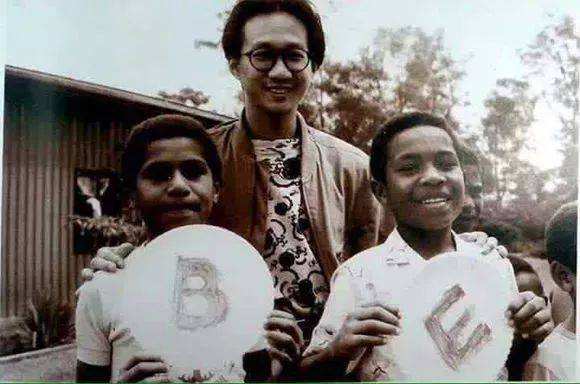 【黄家驹】三十年前的黄家驹，在为黑人的自由写歌