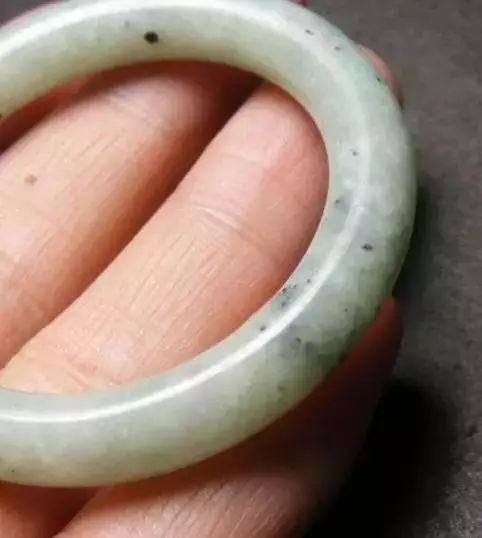 翡翠|翡翠有“八不买”你都不知道，以后买翡翠要吃大亏了！