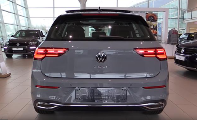 『大众汽车』还看啥飞度!大众第八代高尔夫来袭,颜值飙升,内饰更科幻真香