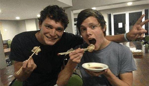 烧腊■又一中国美食在美国走红，量大又实惠，老外：连吃一个月停不下来