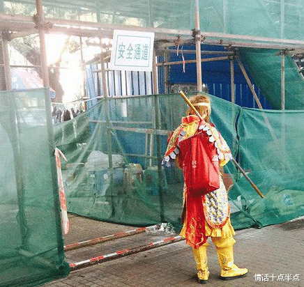 长安逸动|现在的4s销售都是人精，穿巴宝莉去看车，立马围过来一群女销售