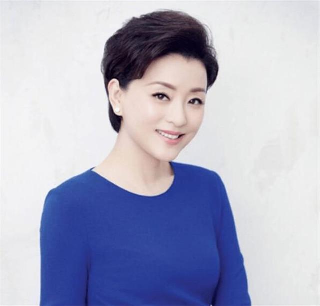 杨澜|杨澜52岁还能瘦一大圈，全身上下无一丝赘肉，公开方法零运动要求