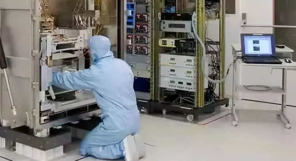 光刻机|翻脸比翻书都快!辉煌时给中国“摆脸”,如今低声下气来求助中国