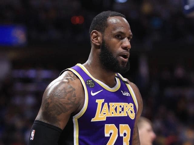 勒布朗·詹姆斯@如果2年后詹姆斯不退役，37岁的他还能值3000万一年吗？奥胖说的在理