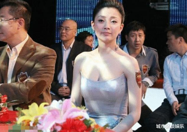 结婚|她年轻时迷死很多人，40岁不结婚不生子，如今甜得像个水蜜桃