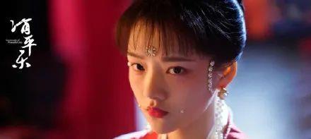周游|童星光环出道，手持逆天资源，可这位小花怎么越来越网红了？