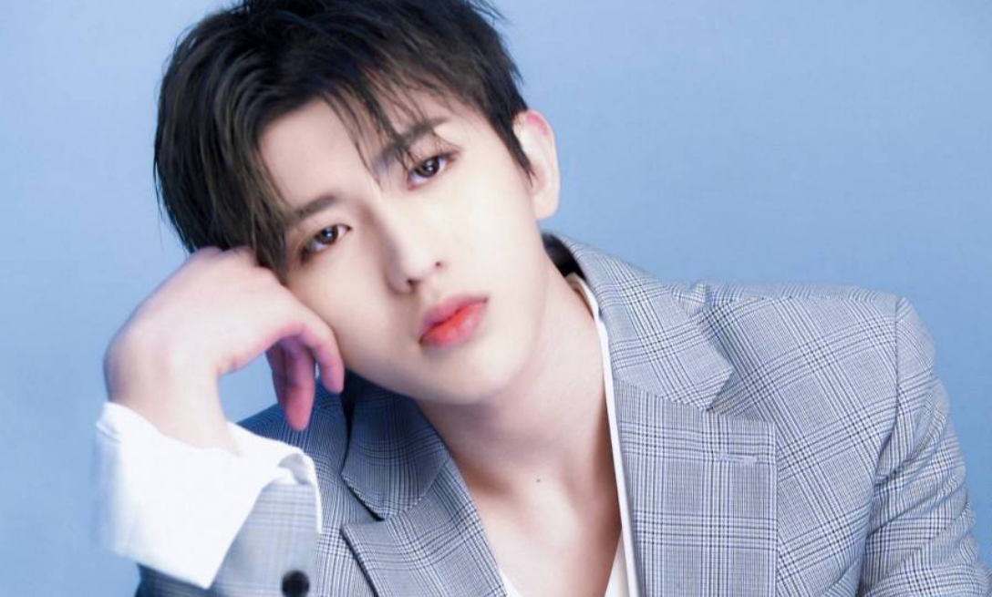 江疏影|蔡徐坤真是憨憨，发照片忘记P图，意外暴露了杨颖的真实颜值