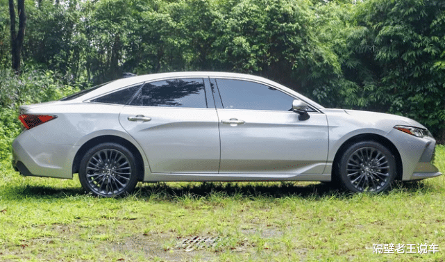 「亚洲龙」又一廉价“新战将”！车长5米，比凯美瑞漂亮10倍，搭CVT油耗5.8升