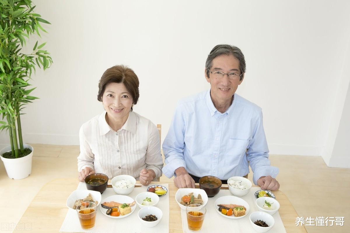 尿酸|46岁男子尿酸860,最终肾衰竭离世,医生叹息只因为“它”吃多了