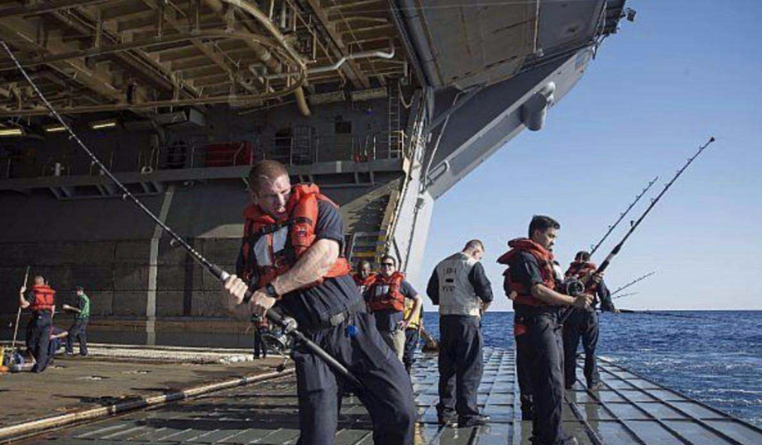 辽宁省|美国航母兵没任务时，可以拿着鱼竿钓鱼，在辽宁舰上可以吗？