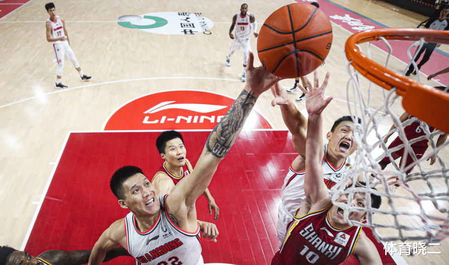 广东男篮|11分12板！宏远2米06内线两战连续爆发，朱芳雨会续约他吗