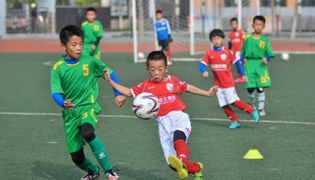 『巴塞罗那』11岁“中国梅西”巴萨试训！60米比中学生还快，球迷愿众筹送他走