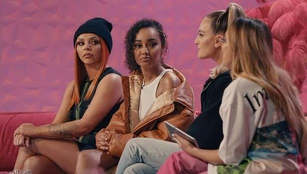 西蒙·考威尔|另类女子乐队在新专辑“五彩纸屑”中对音乐大亨西蒙·考威尔进行了猛烈抨击。