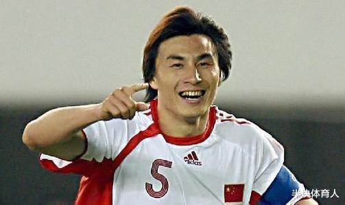 李玮锋@曾经的国足队长和顶级中卫 身患肿瘤两次遭遇退赛依然会继续足球