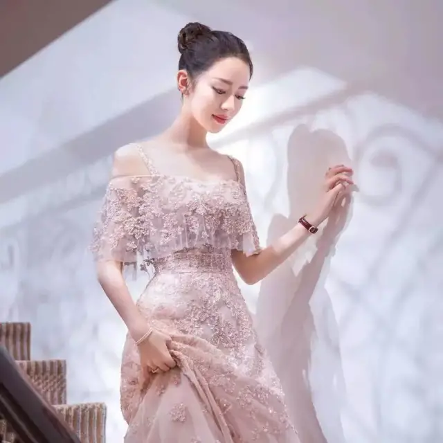 吉娜·爱丽丝|婚后一年,吉娜“单纯”人设崩塌:她最好的作品是腰围和郎朗