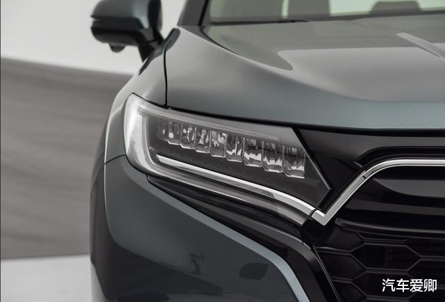 本田urv|本田擅长“偷”空间，车内双空调，第二排跷二郎腿，比冠道贵2万