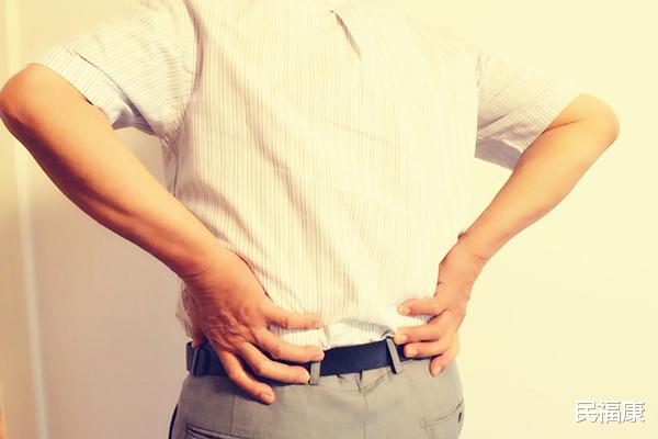 睡眠|睡觉时，身体总是会出现3个“怪像”，暗示体内血脂过高了