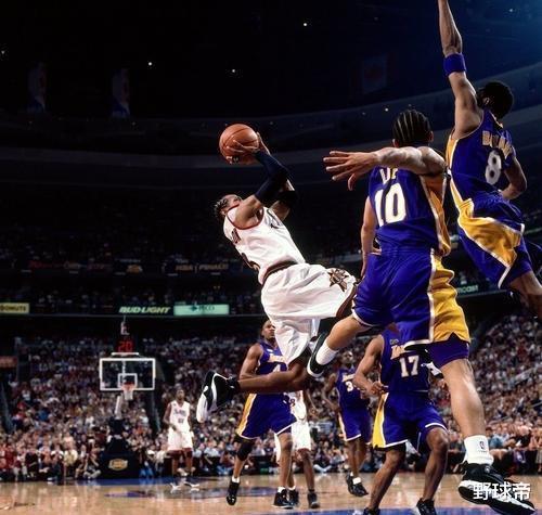 艾弗森：艾弗森打爆科比？对比两人生涯38次交手，球迷：人比人，气死人！