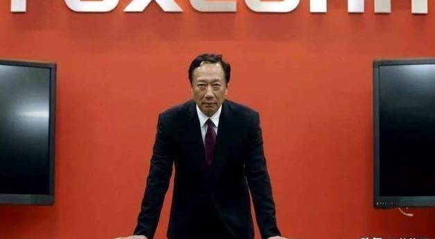 『』参观郭台铭住的豪宅，光占地就好几亩了，内部装修富丽堂皇