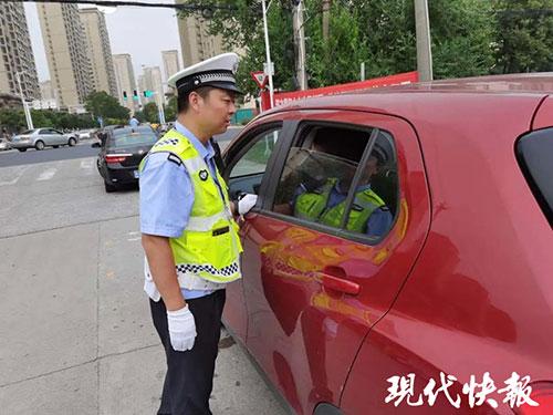 宁波|车上多坐个孩子算不算超员？民警为这事被投诉了