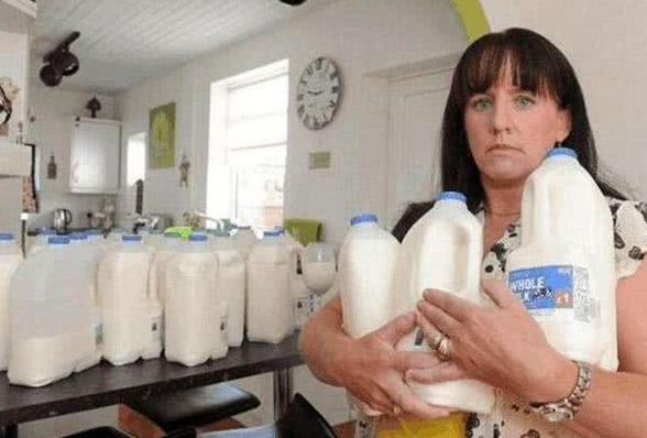 牛奶|55岁女子为了保持年轻,20年来只喝牛奶不碰其它食物,如今怎样了