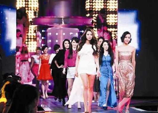 孟非|“穷小子”上非诚勿扰，24盏仅剩2盏，孟非：他爸有164个亿