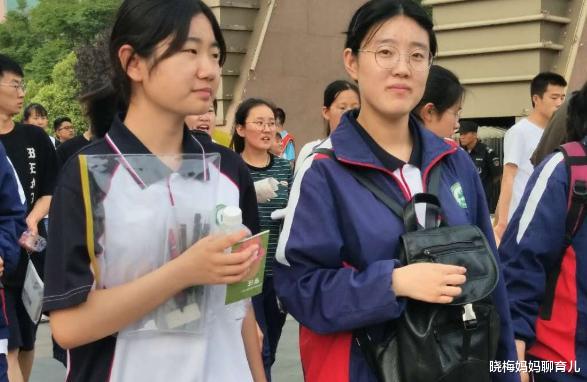 整容|高考结束后，少男少女瞒着父母偷偷去医院，家长气得直咬牙