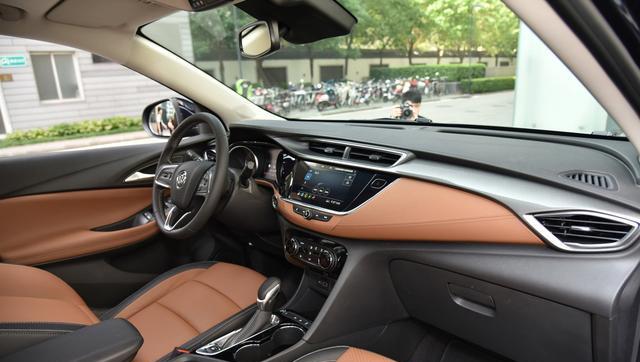 宝马x7|国人真不差钱吗？这合资SUV从15.59跌至10.99万，骨折价都卖不动