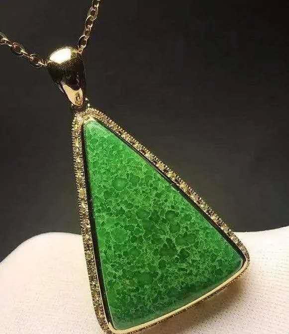 绿松石|抛开价格炒作，聊一聊什么样的松石才能玩得出来