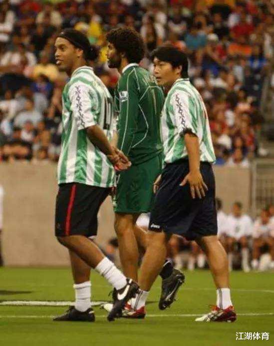 『申思』谁说中国足球无大师？他曾任意球KO小罗和齐达内，看呆梅西