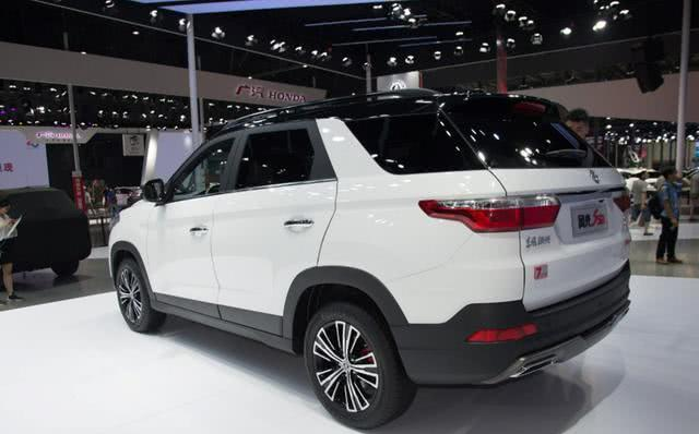 「越野车」堪称国产“汉兰达”，关键才7.39万，比路虎霸气，运动范十足