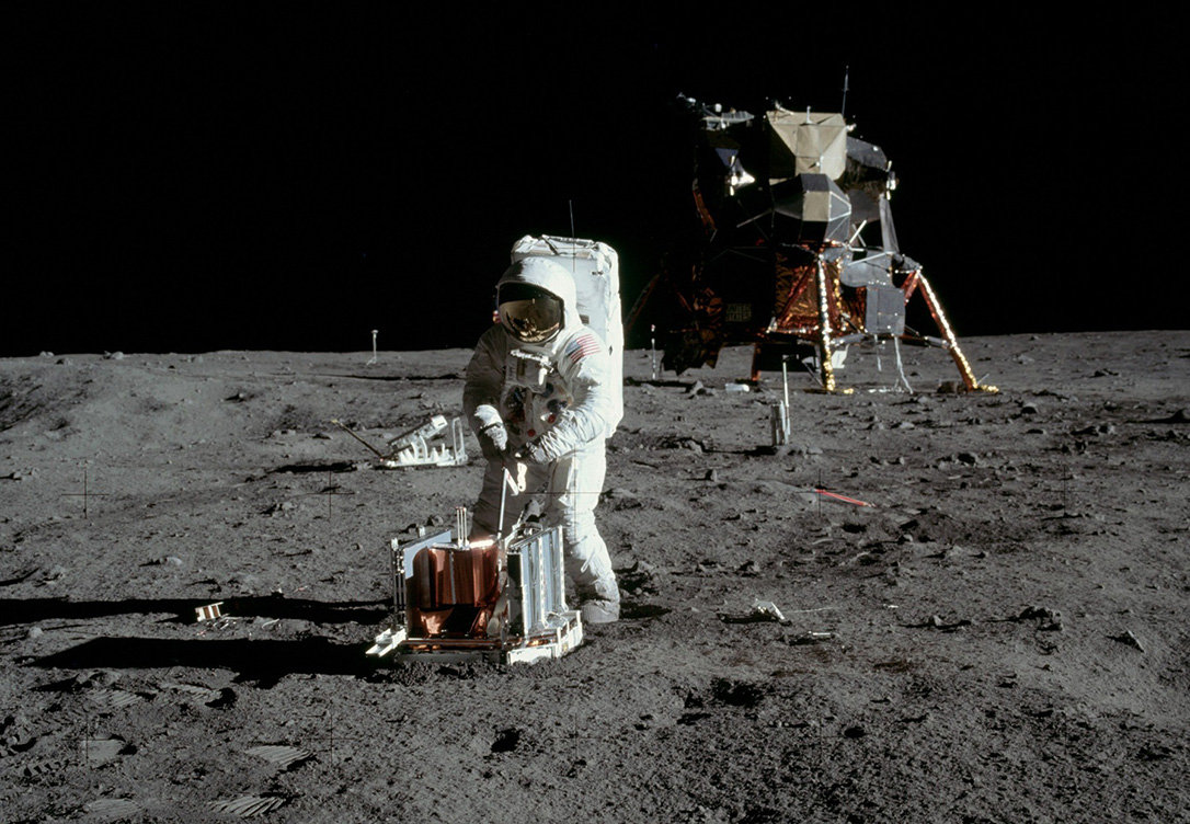 [宇航员]如果宇航员登月后，回不了地球该怎么办？