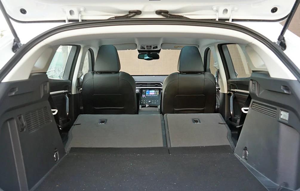 「长安汽车」开完哈弗F5，再开长安CS55PLUS，车主：实力相当