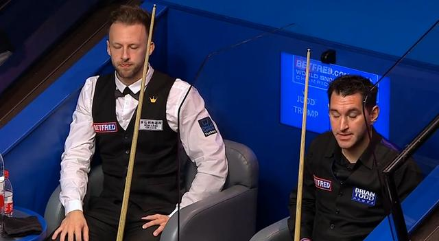 特鲁姆普|0-3！斯诺克世界第一遭三连击，要爆大冷一轮游？表情十分严肃