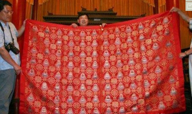 翡翠|最豪横的袈裟：释永信18K纯金线配翡翠玉环，奢华程度堪比唐僧