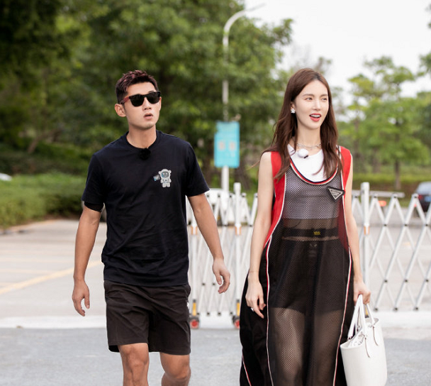 张继科|张继科录综艺，手脚肤色太吓人，看懂才知世界冠军的辛酸