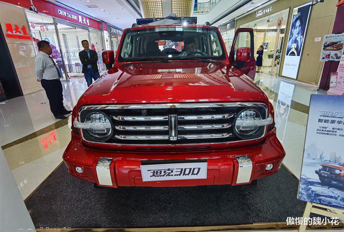 长城汽车|首批城市版“坦克300”进店,标配四驱+三把锁,兼具颜值和性能!