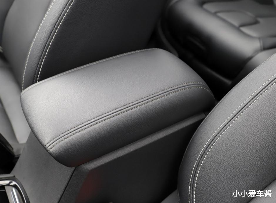 『荣威rx3』上汽荣威狮王宝座版亮相！配四缸1.6L，百公里6.1个油，6.98万起